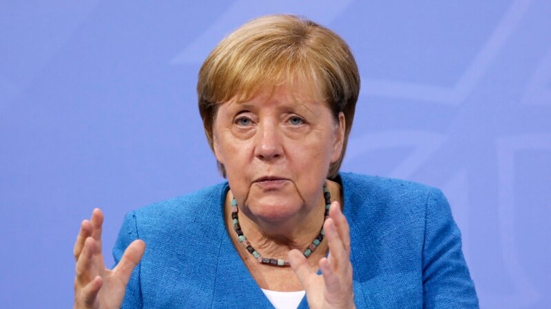 Merkel dënon Bjellorusinë për trajtimin e refugjatëve