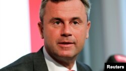 Кандыдат ад ультраправай «Аўстрыйскай партыі свабоды» Норбэрт Хофэр