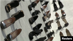 Үй-бүлөдөгү зомбулуктун курмандыктарына арналган инсталляция. Стамбул, 2018-жыл. 