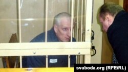 Разгляд крымінальнай справы супраць праваабронцы Андрэя Бандарэнкі ў Ленінскім судзе Магілёва. 9 лютага 2017 году