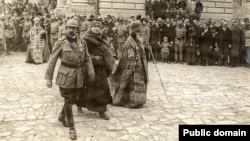 Familia regală a României la Catedrala Mitropolitană din Iași (Foto: Centrul de Cultură și Istorie Militară, Chișinău)