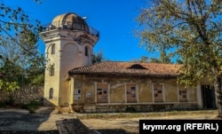 Флигель усадьбы академика Палласа, где устроен выставочный зал музея-заповедника «Неаполь Скифский»