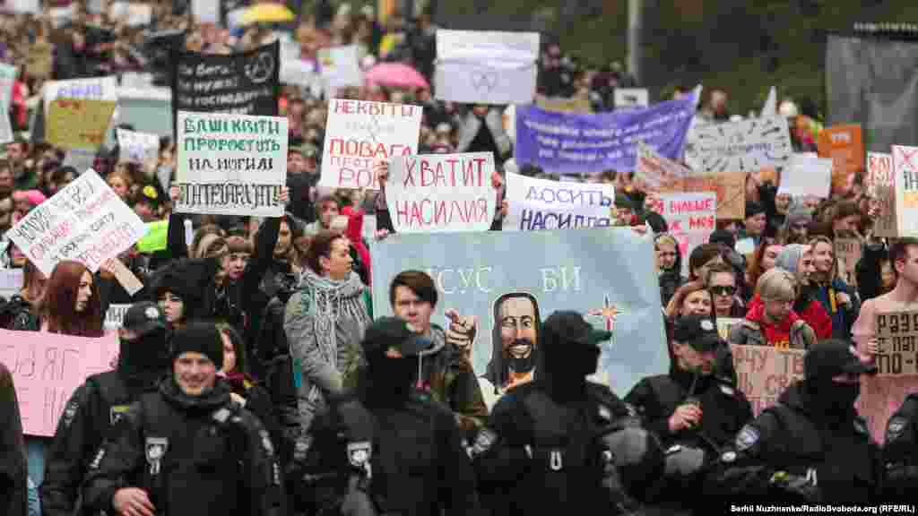 Поліцейські нарахували, що в &laquo;Марші жінок&raquo; взяли участь близько 2000 учасників