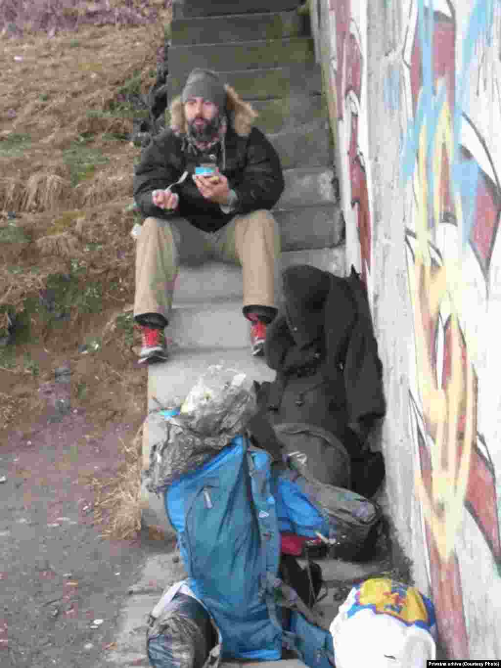 Sledeću noć su proveli u napuštenom objektu na granici Slovačke i Poljske