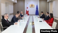 Глава администрации правительства Грузии Леван Жоржолиани встретился с делегацией министерств иностранных дел стран «Веймарского треугольника». 16 апреля, 2026 г.