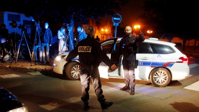 Francuska: Policija prekinula ilegalnu zabavu na kojoj je bilo oko 2.500 ljudi