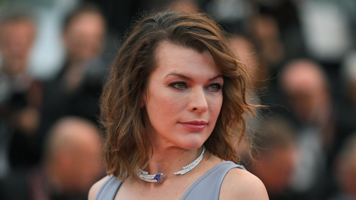 Родена е в съветска Украйна, но когато е едва 5-годишна,