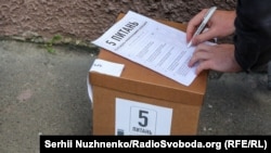 Олександр Корнієнко уточнив, що опитування організовувала компанія «Зе Медіа»