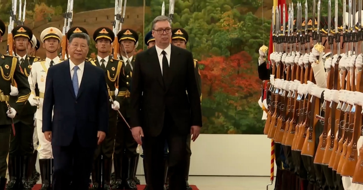 Xi e shpërblen Vuçiqin me  Medaljen e Miqësisë  gjatë vizitës së tij në Pekin