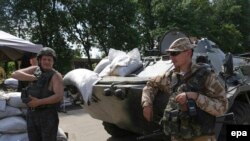 Блокпост украинских военных на подъезде к Славянску