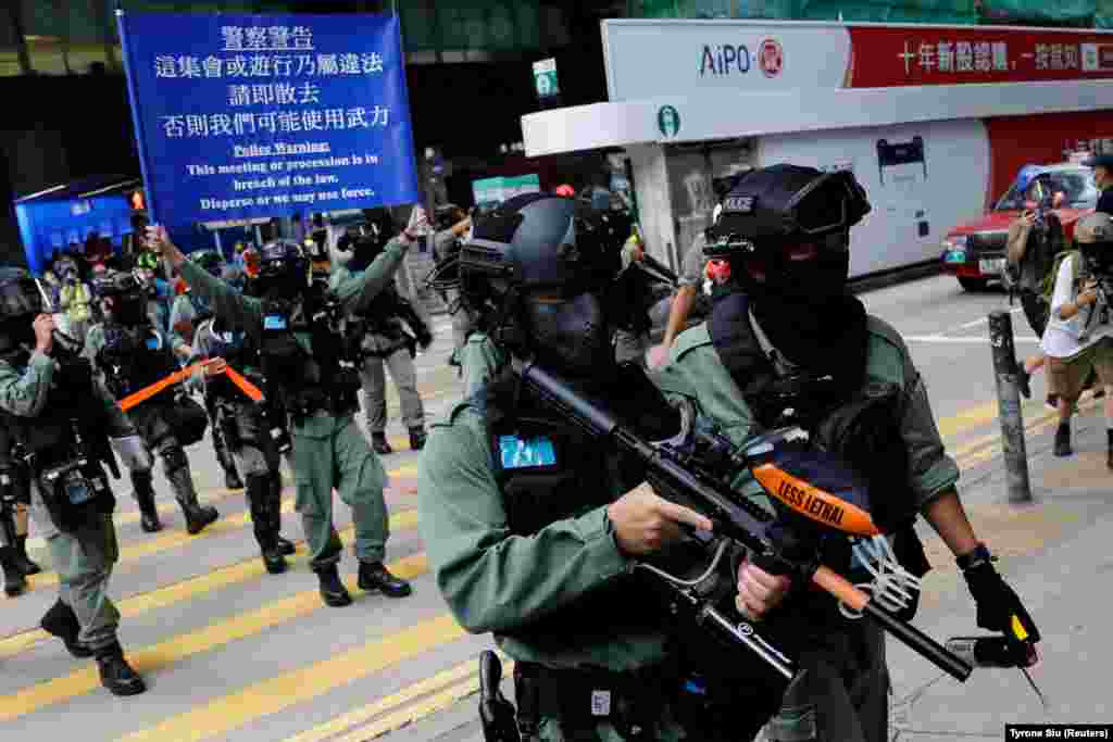 Poliția intervine pentru dispersarea unui protest antiguvernamental, 27 mai 2020