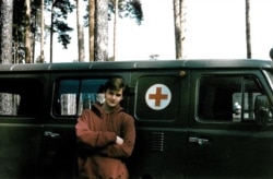 Молодой Питер Деббинс во время одной из первых поездок в Челябинск