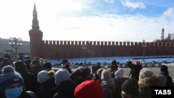 گردهمایی هزاران تن به مناسبت ششمین سالگرد کشته شدن "نیمت سوف" در مسکو.