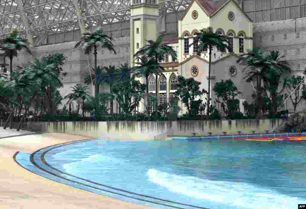 The indoor water park