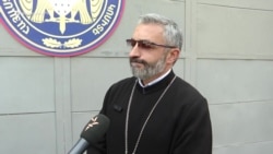 Հոգևորականների հոսքը դեպի Քննչական շարունակվում է