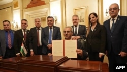 علی شعث رئیس «کمیتهٔ ملی اداره غزه» است که با ۱۵ مهره تکنوکرات، نظارت بر امور روزمرهٔ غزه را در دست دارد. شعث پیشتر معاون وزارت ترابری در تشکیلات فلسطینی بود