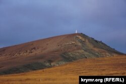 «Крилата» гора Клементьєва з траси Феодосія – Коктебель