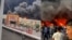 После атаки дронов в Москве загорелся рынок «Садовод»