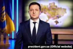 Владимир Зеленский во время телеобращения в Киеве 22 февраля 2022 года