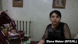 Александра Гуреева, жительница микрорайона на окраине Темиртау, который оказался затопленным. 16 апреля 2015 года.