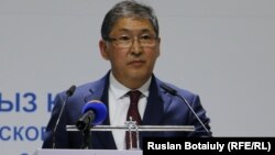 Казакъстанның мәгариф һәм фән министры Ерлан Сагадиев 