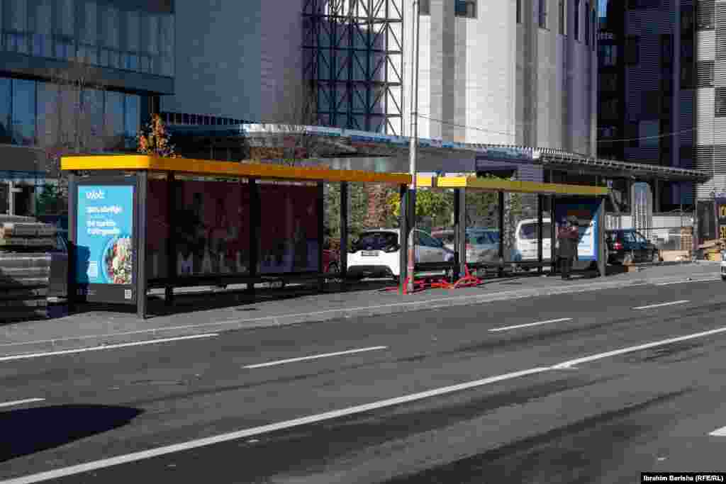 ...dok su stanice uglavnom prazne.