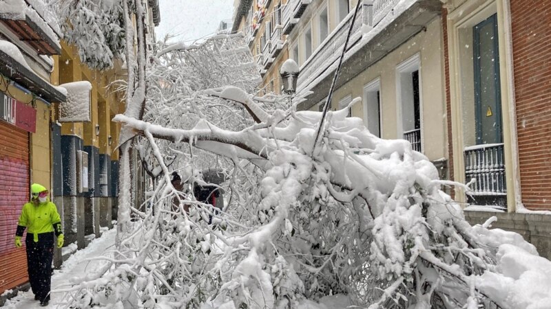 Četiri osobe izgubile život u snježnom nevremenu u Španiji