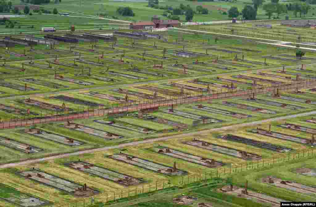 Освенцим, Польша. Остатки бараков концентрационного лагеря времен Второй мировой войны.