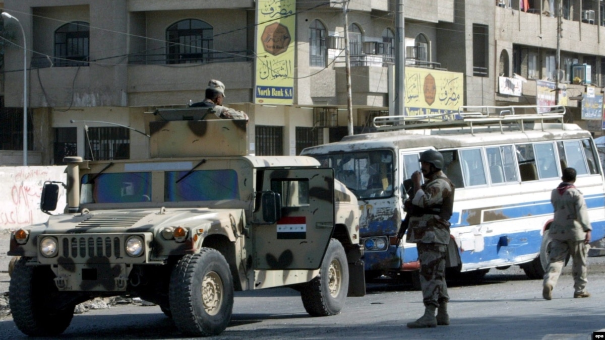 Iraqi Insurgents Kill 15