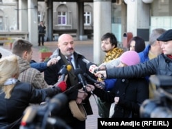 Avokati Goran Petronijeviq para Gjykatës në Beograd, 10 dhjetor 2010.