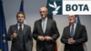 Presidenti francez Emmanuel Macron, kancelari gjerman Friedrich Merz, dhe kryeministri britanik Keir Starmer, pozojnë para një takimi të E3-shit në kuadër të samitit të NATO-s në Hagë, në qershor.
