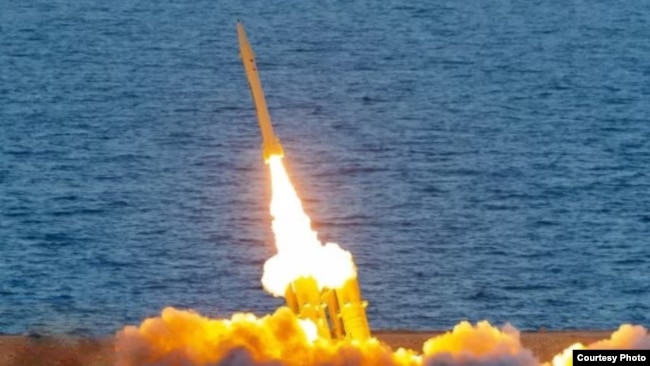 موشک ایرانی فتح-۳۶۰، که ظاهراً در اختیار روسیه قرار گرفته است