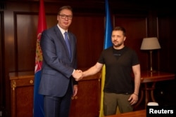 Встреча президента Украины Владимира Зеленского (справа) с сербским президентом Александром Вучичем. Афины, 21 августа 2023 года