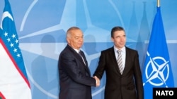 O‘zbekiston Prezidenti Islom Karimov va NATO Bosh kotibi Anders Fog Rasmussen.