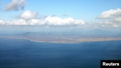 Острів Кунашир з висоти пташиного польоту, фото архівне