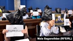 Gürcüstan parlamentində Muxtarlı-aksiyası, 06iyun2017 