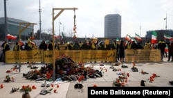 همزمان با سخنرانی آقای آوایی، تظاهراتی اعتراضی علیه او مقابل دفتر سازمان ملل در ژنو برگزار شده است.