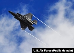 Современный американский боевой самолет F-35