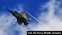 Avion de luptă F-35 Lightning II din dotarea armatei Statelor Unite.