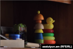 Дитячі іграшки у садочку