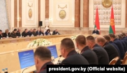 Аляксандар Лукашэнка выступае перад прадстаўнікамі праваахоўных органаў 20 жніўня