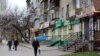 Ряди зачинених на час карантину магазинів у одному з районів Запоріжжя, 29 березня 2020 року