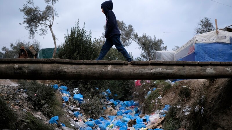 Во следниве месеци Грција ќе ги затвори мигрантските кампови