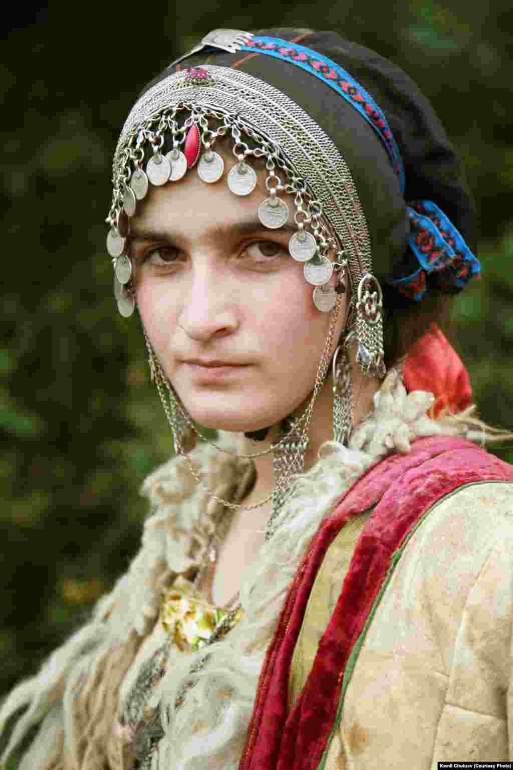 Chutuev-in &quot;Archib Madonnaları&quot; seriyasında fotolarından biri. 2009-cu il. Archib Dağıstanın Azərbaycanla sərhədində kəndlərdən biridir.&nbsp;