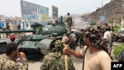 Бои в городе начались 8 августа, когда значительную часть города заняли вооружённые отряды сепаратистов так называемого Южного переходного совета.