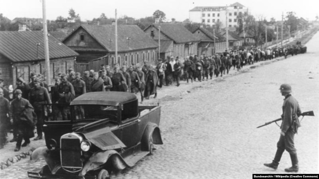 Советские пленные под Минском. Июль 1941 года