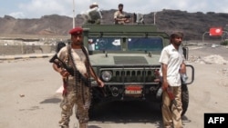 افراد قبایل وفادار به عبدربه منصور هادی رییس جمهوری برکنار شده یمن