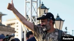 Никол Пашинян, Армениядағы оппозициялық "Елк" саяси блогының жетекшісі.