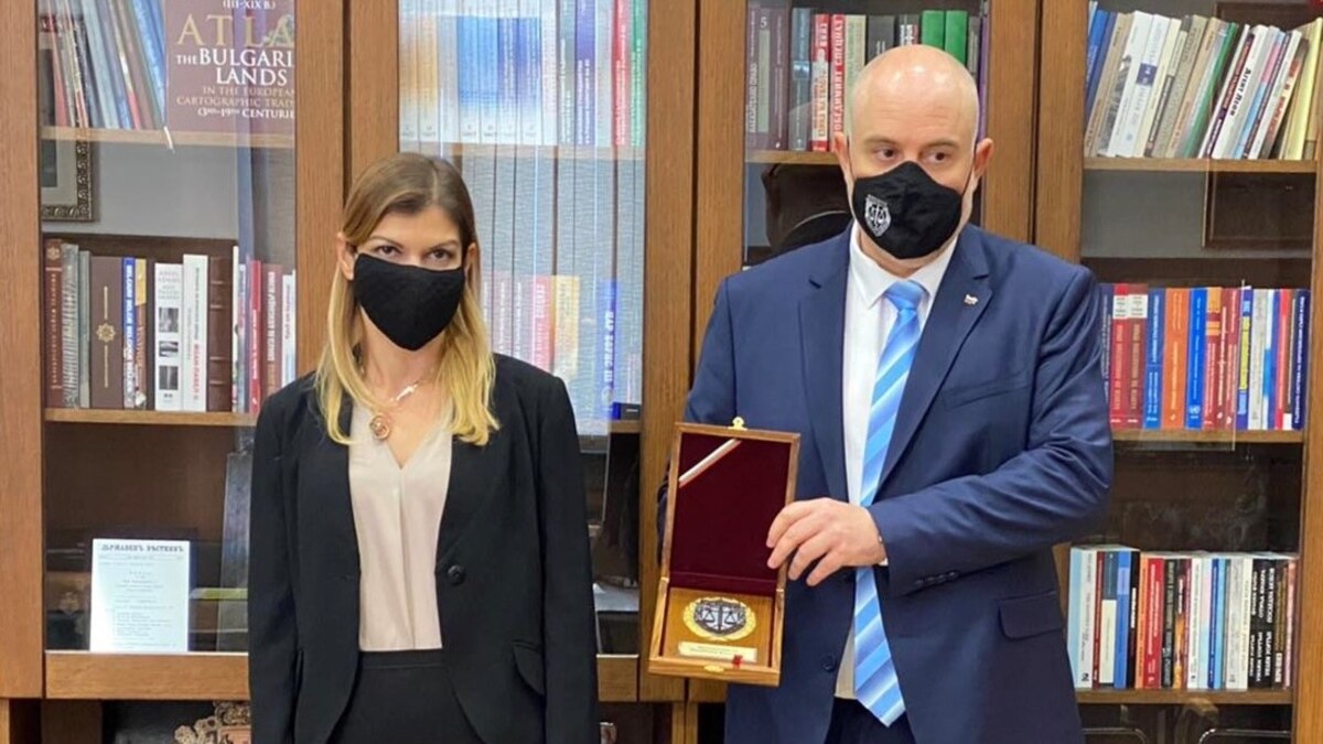 Временният районен прокурор на София Невена Зартова е първата жена ...