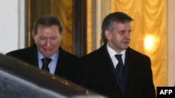 екс-президент України Кучма і посол Росії в Україні Зурабов після зустрічі в Мінську